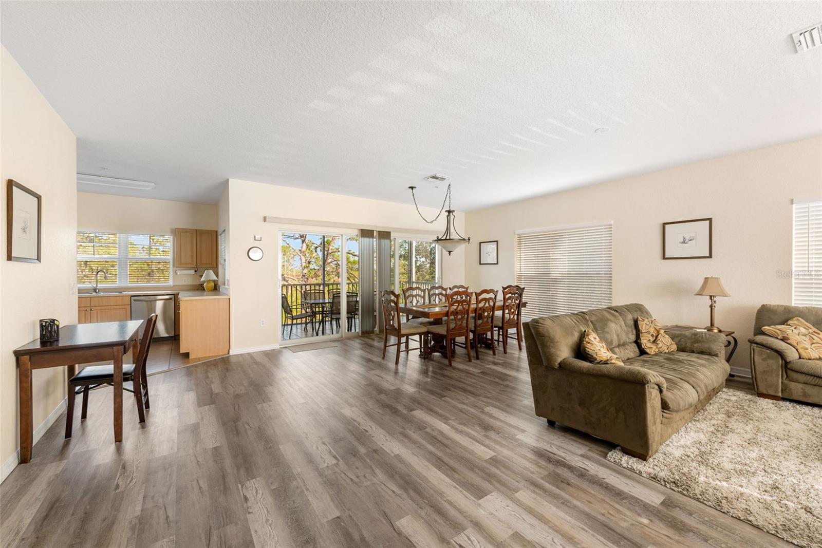 Image 17 of 94 For 3917 Cape Haze Dr  601