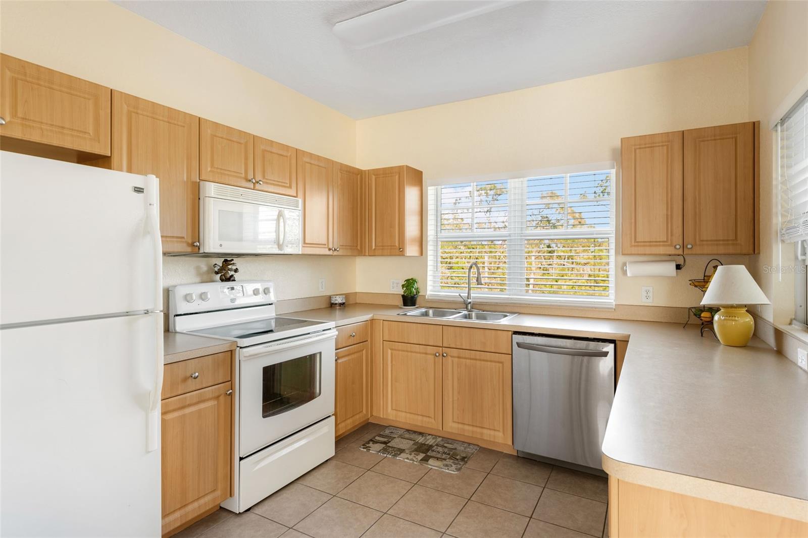 Image 23 of 94 For 3917 Cape Haze Dr  601