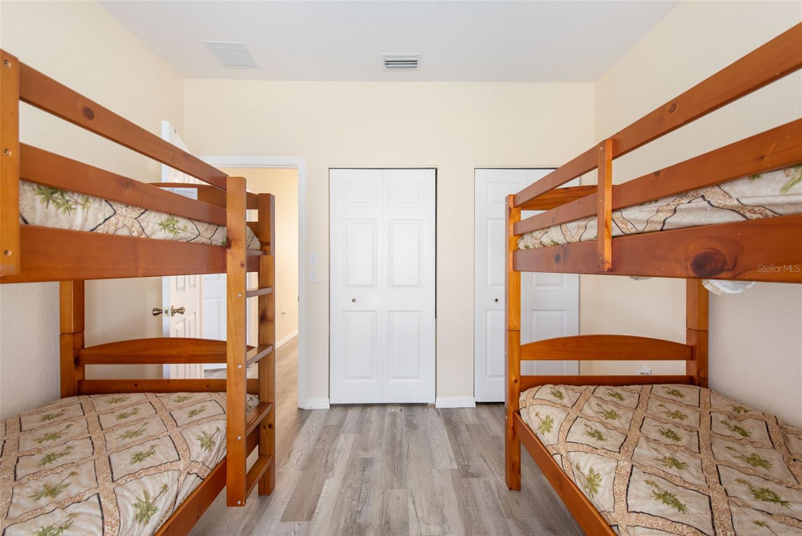 Image 37 of 94 For 3917 Cape Haze Dr  601