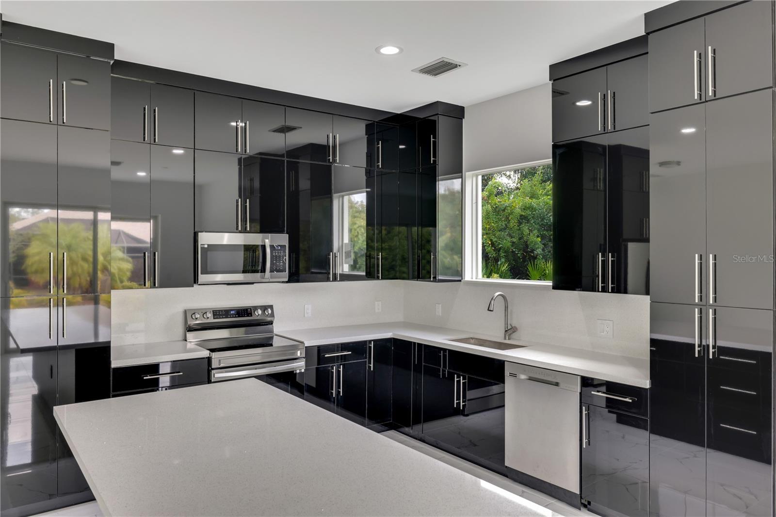 Image 11 of 45 For 118 Green Pine Park