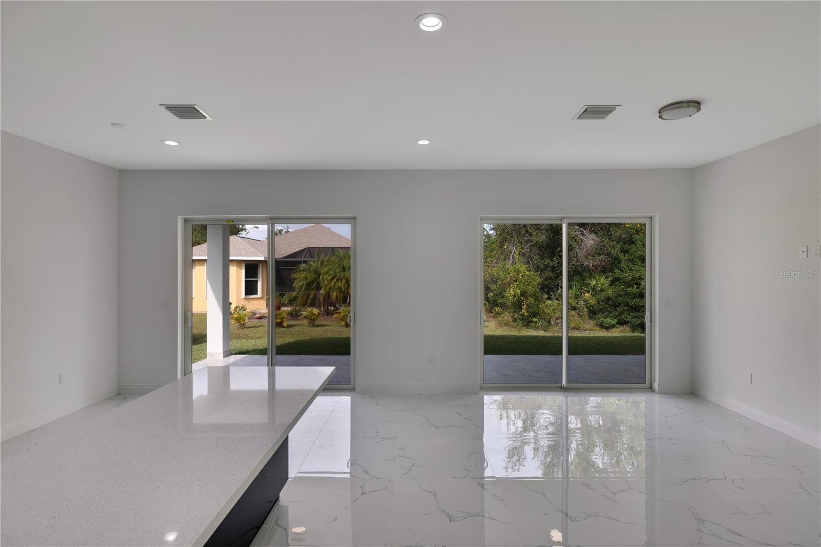 Image 16 of 45 For 118 Green Pine Park