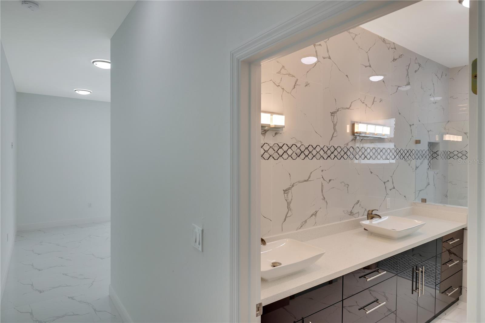 Image 17 of 45 For 118 Green Pine Park