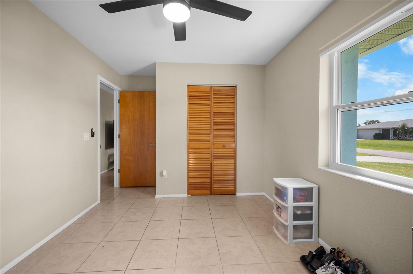 Image 17 of 32 For 9116 Castlehill Avenue