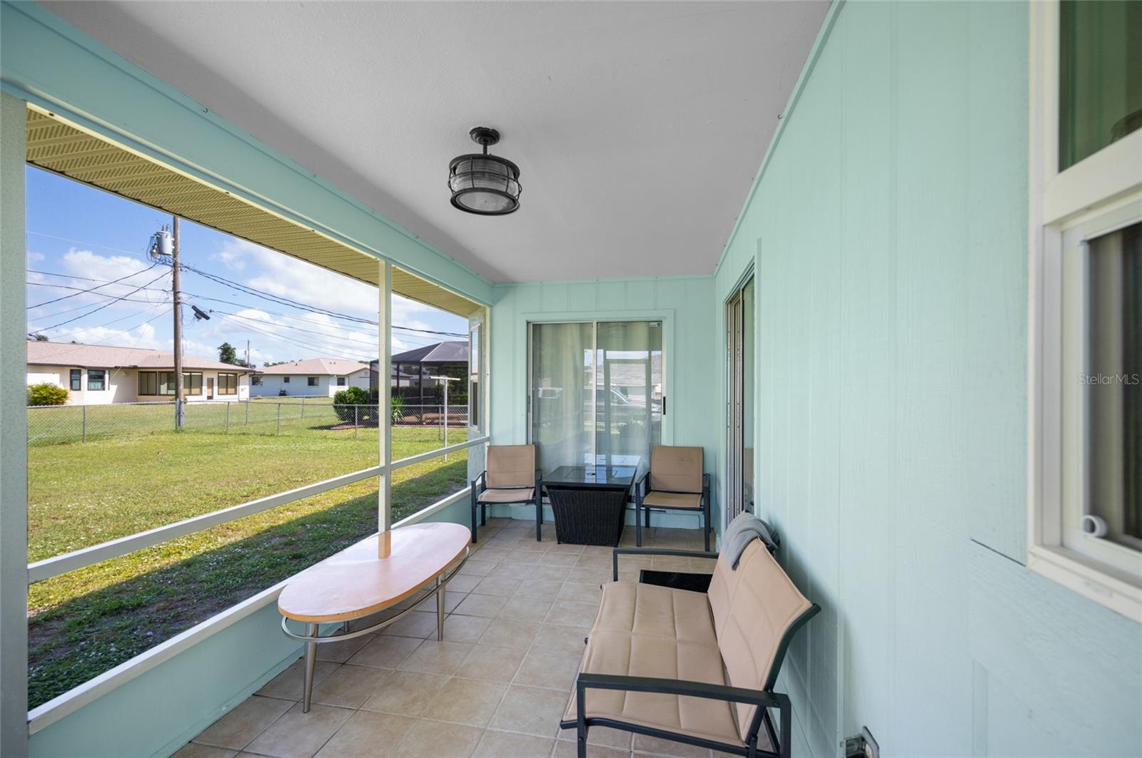 Image 18 of 32 For 9116 Castlehill Avenue