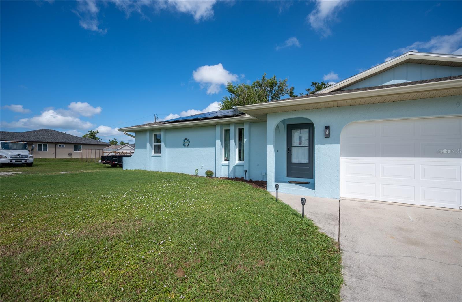 Image 2 of 32 For 9116 Castlehill Avenue