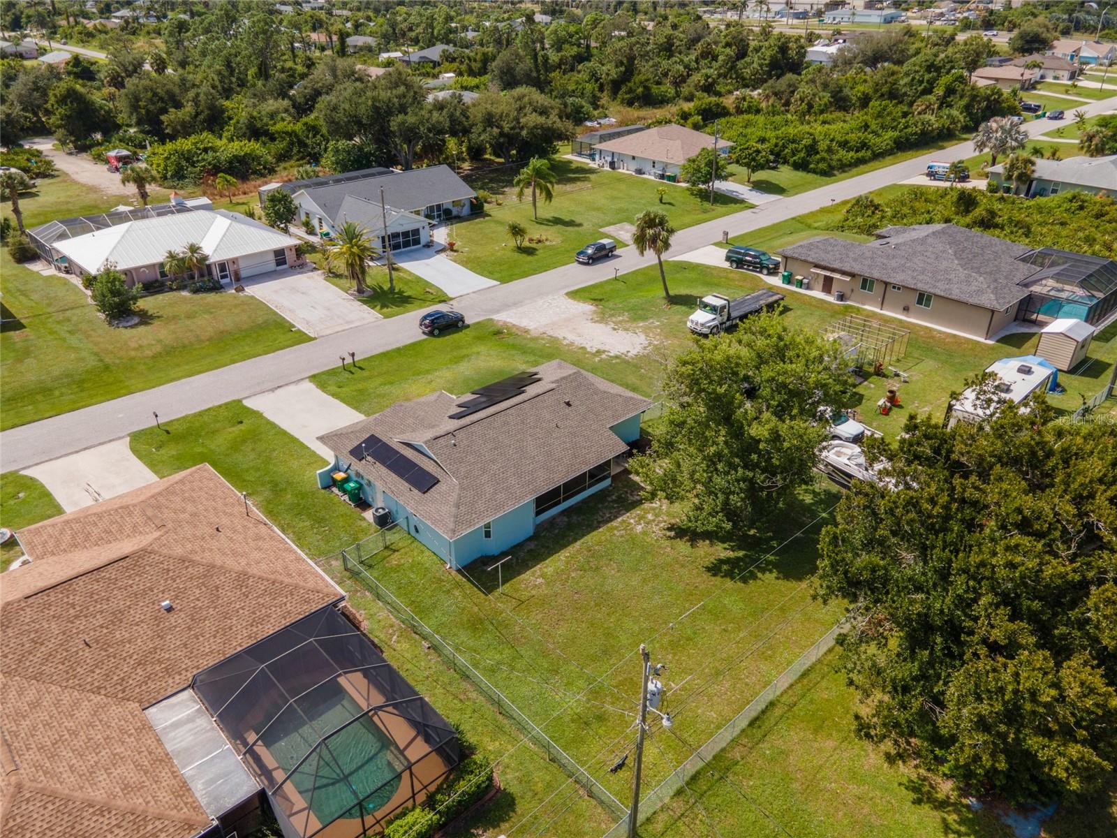 Image 26 of 32 For 9116 Castlehill Avenue