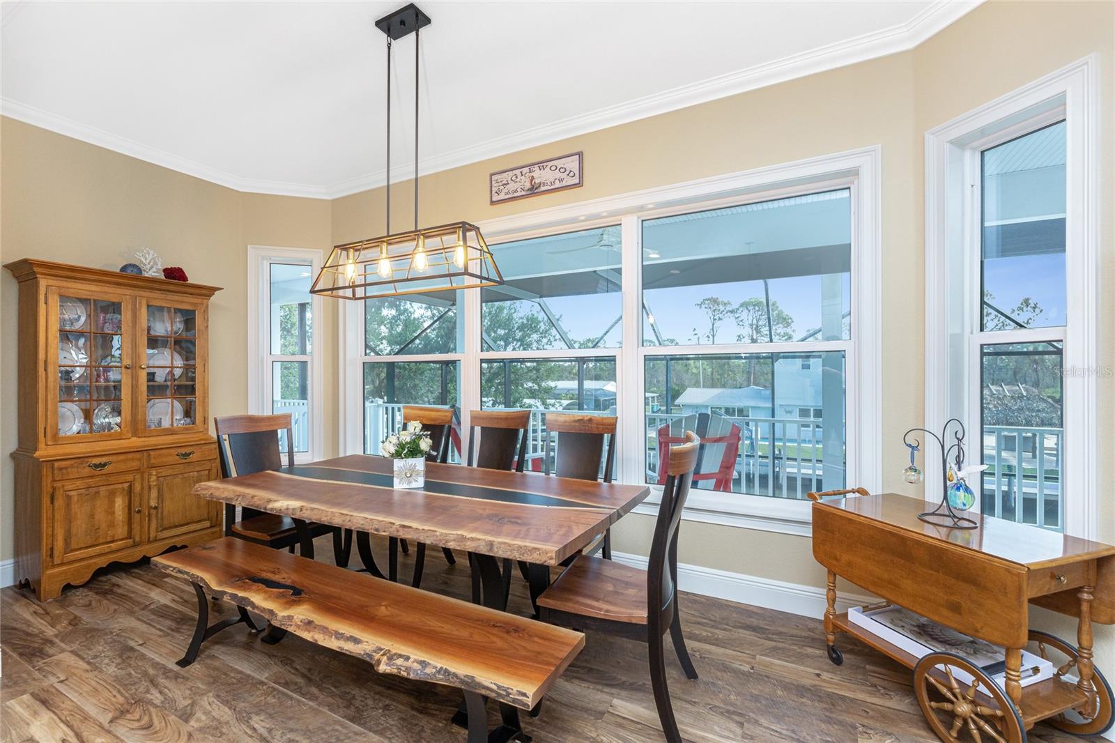 Image 17 of 79 For 9240 Pine Cove Drive