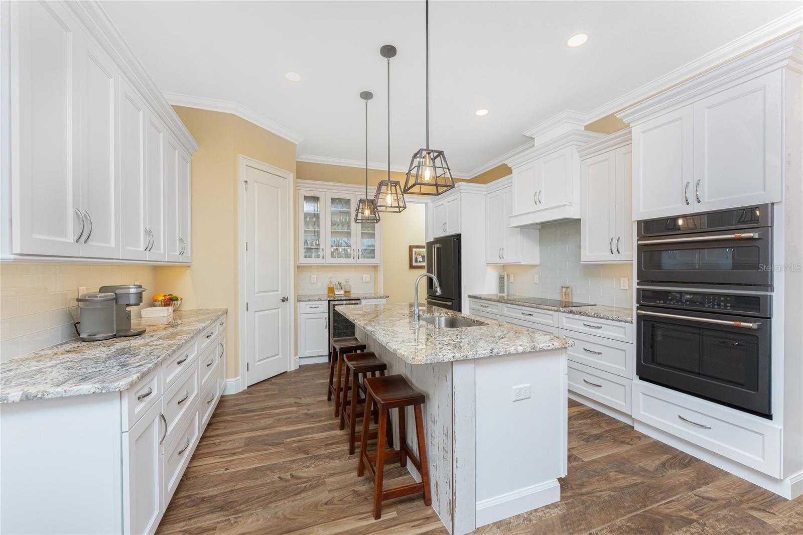 Image 18 of 79 For 9240 Pine Cove Drive