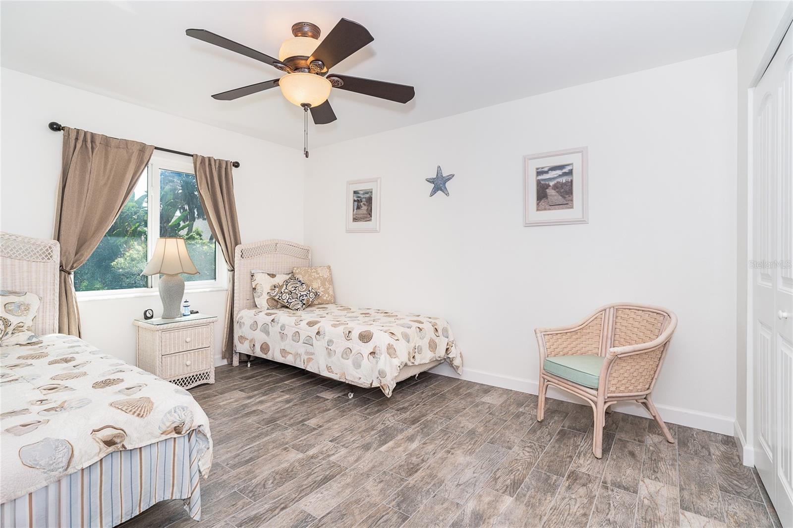 Image 18 of 28 For 7268 Beardsley Street