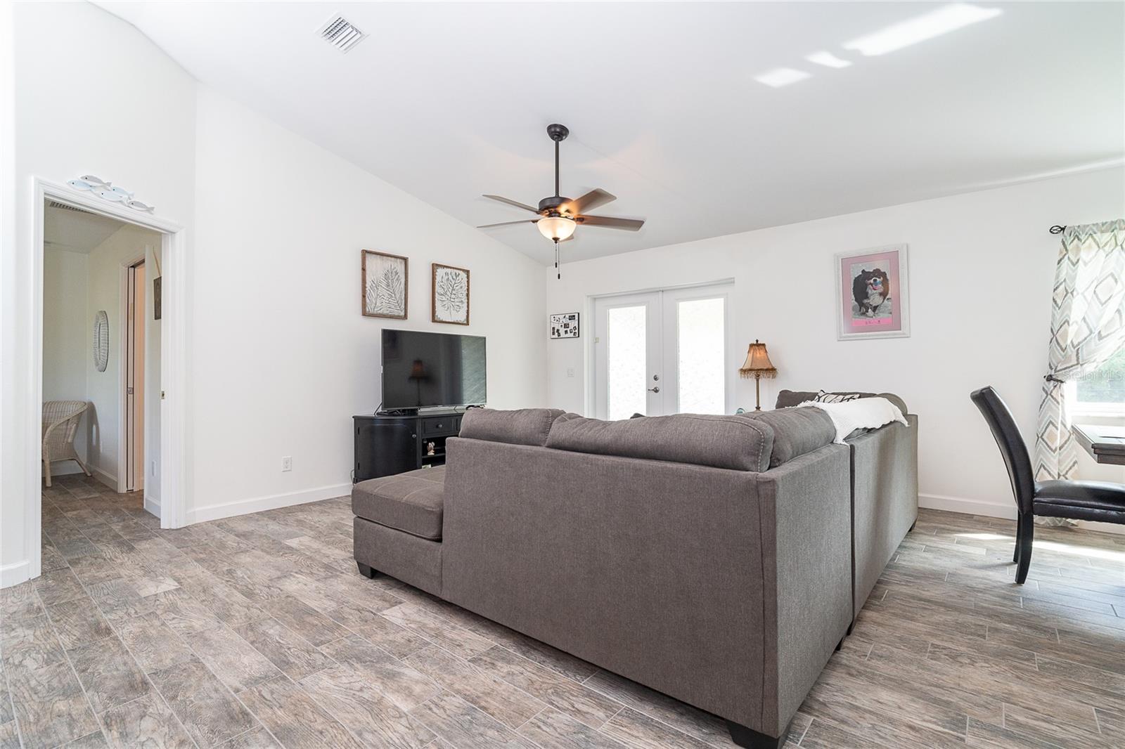 Image 8 of 28 For 7268 Beardsley Street