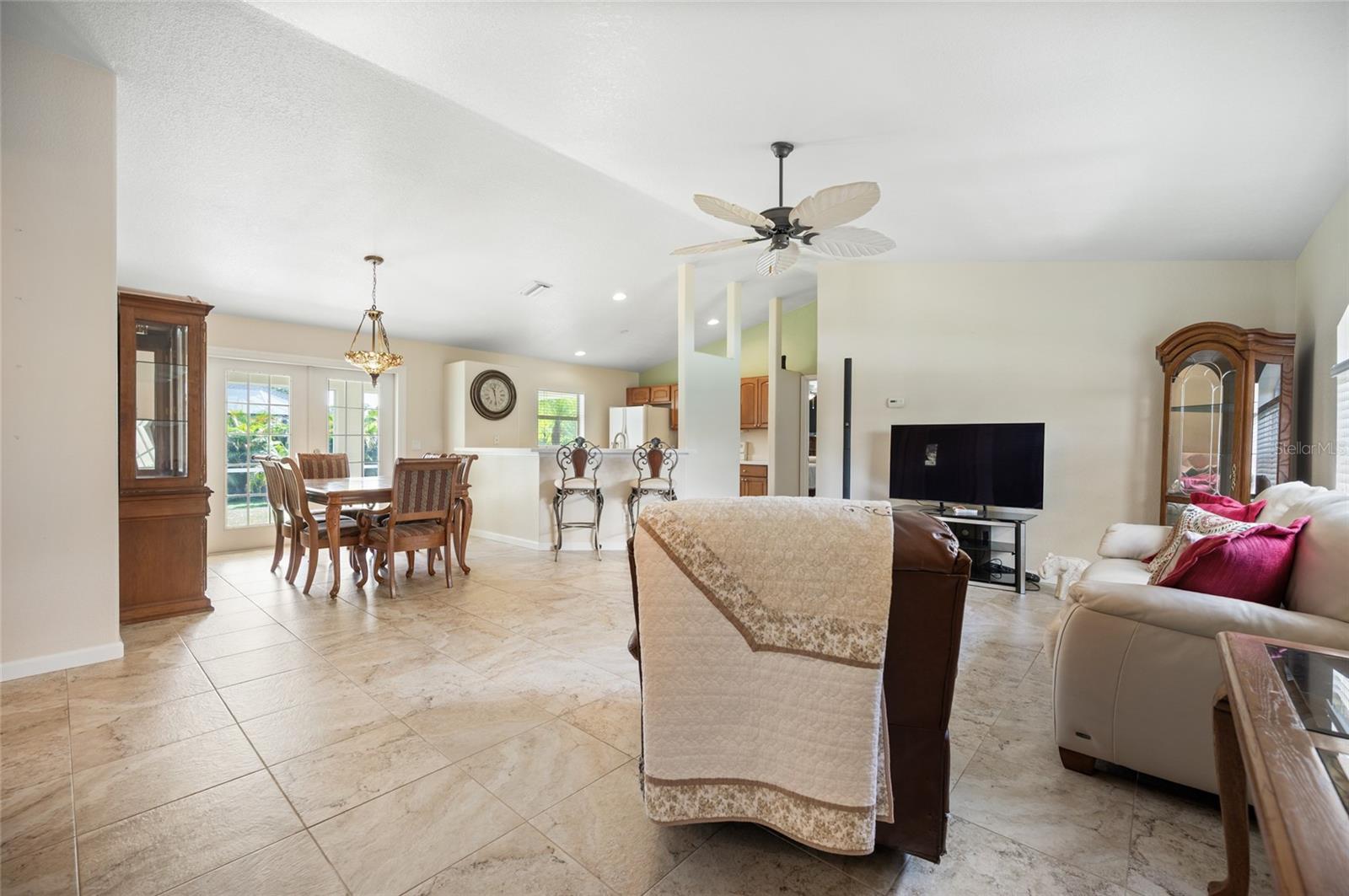 Image 7 of 39 For 1706 Purdy Street