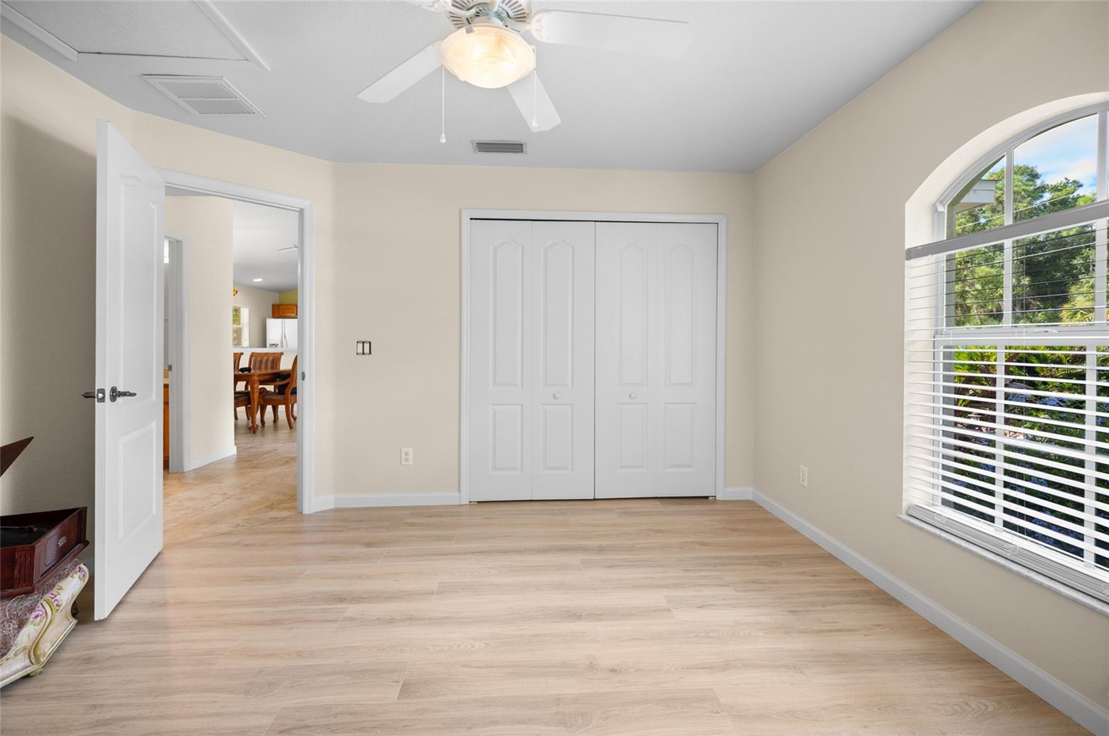 Image 8 of 39 For 1706 Purdy Street