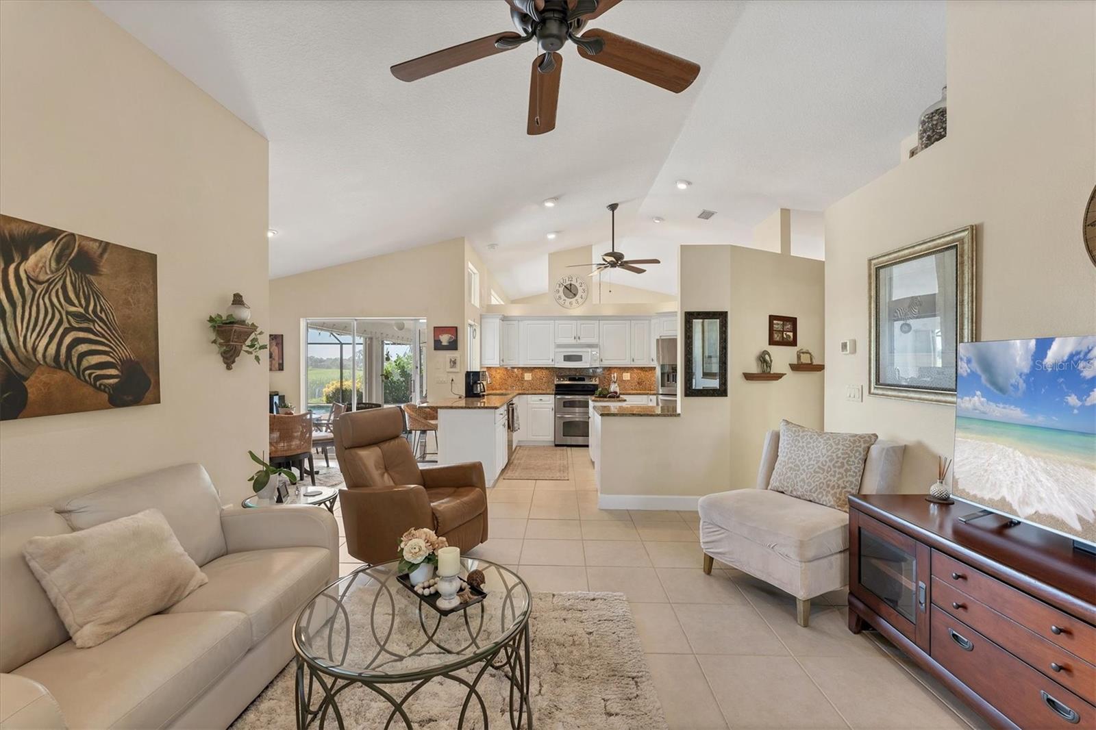 Image 18 of 64 For 246 Rotonda Circle