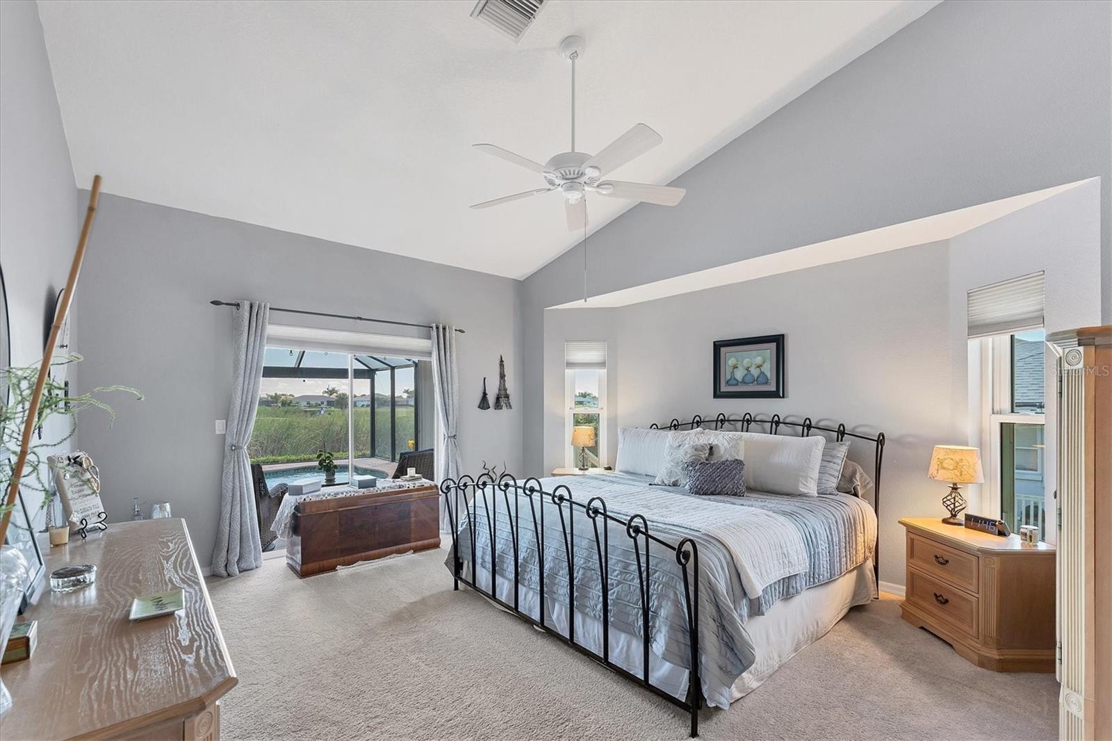 Image 19 of 64 For 246 Rotonda Circle