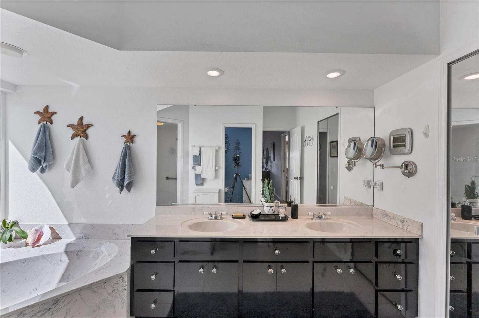 Image 23 of 64 For 246 Rotonda Circle