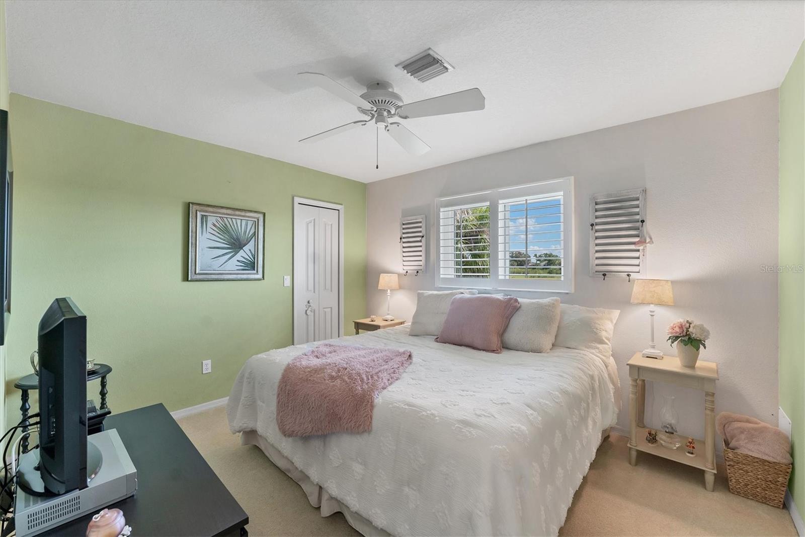 Image 26 of 64 For 246 Rotonda Circle