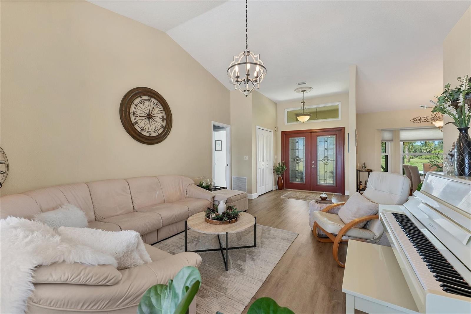 Image 8 of 64 For 246 Rotonda Circle