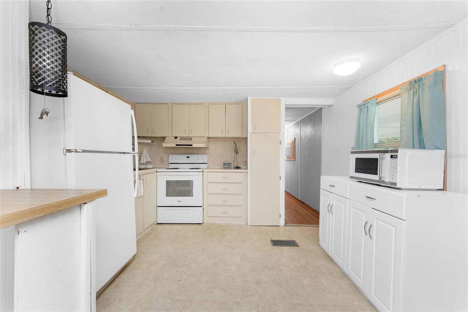 Image 11 of 43 For 315 Calle Liana