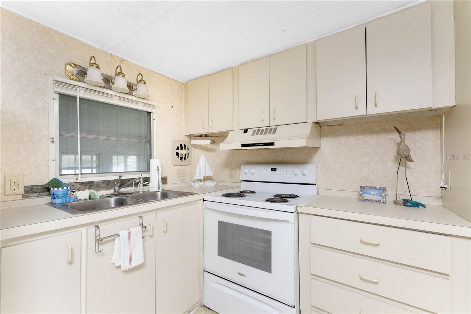 Image 12 of 43 For 315 Calle Liana