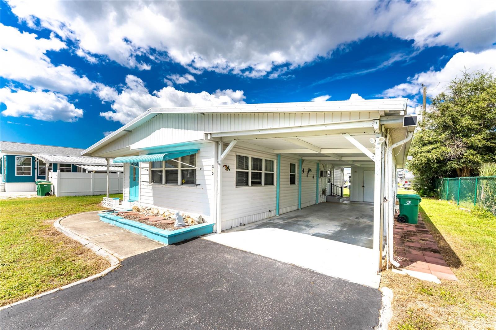 Image 2 of 43 For 315 Calle Liana