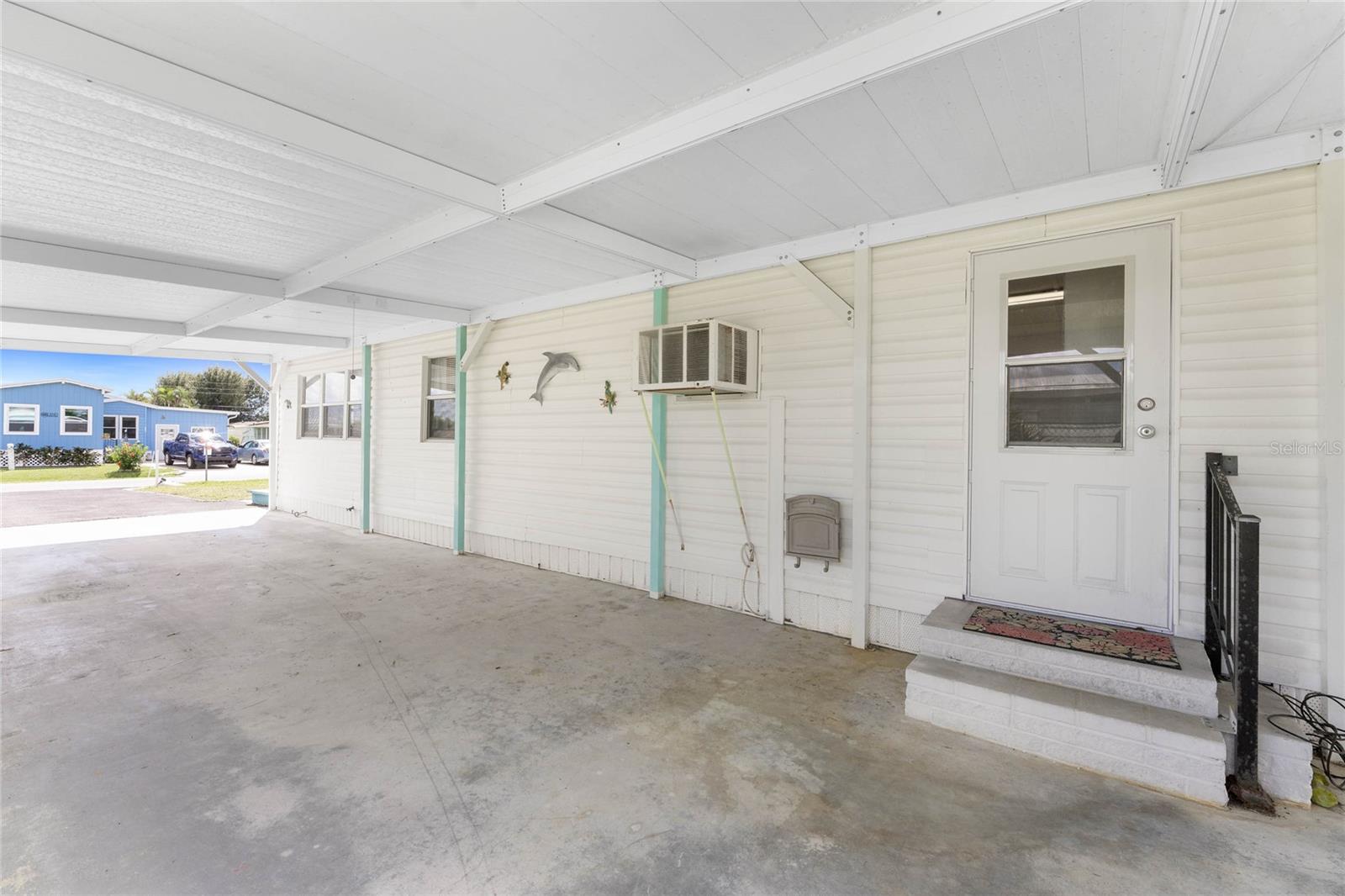 Image 22 of 43 For 315 Calle Liana