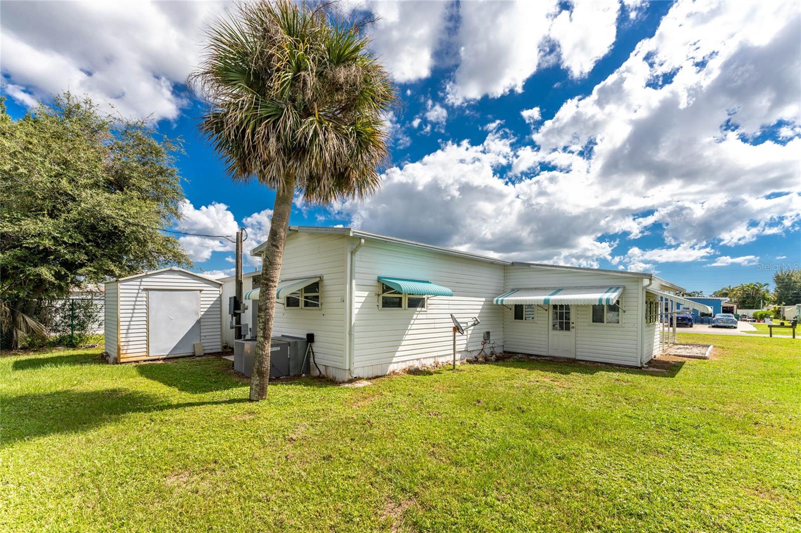 Image 24 of 43 For 315 Calle Liana