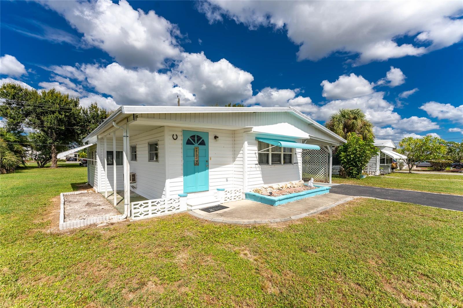 Image 26 of 43 For 315 Calle Liana