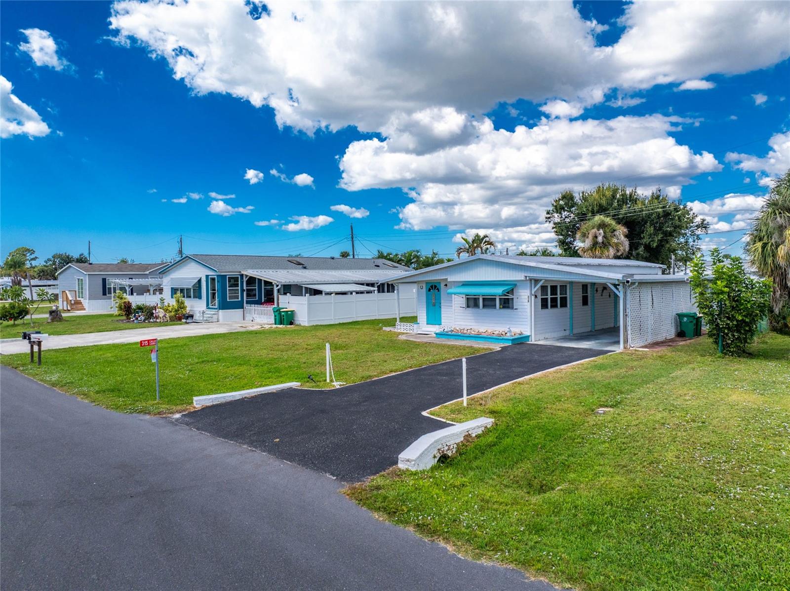 Image 27 of 43 For 315 Calle Liana