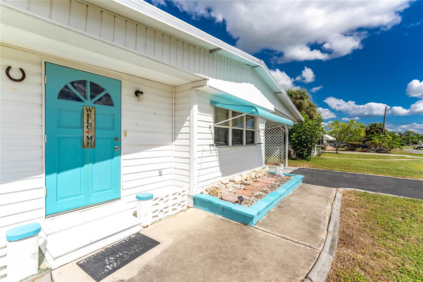 Image 3 of 43 For 315 Calle Liana