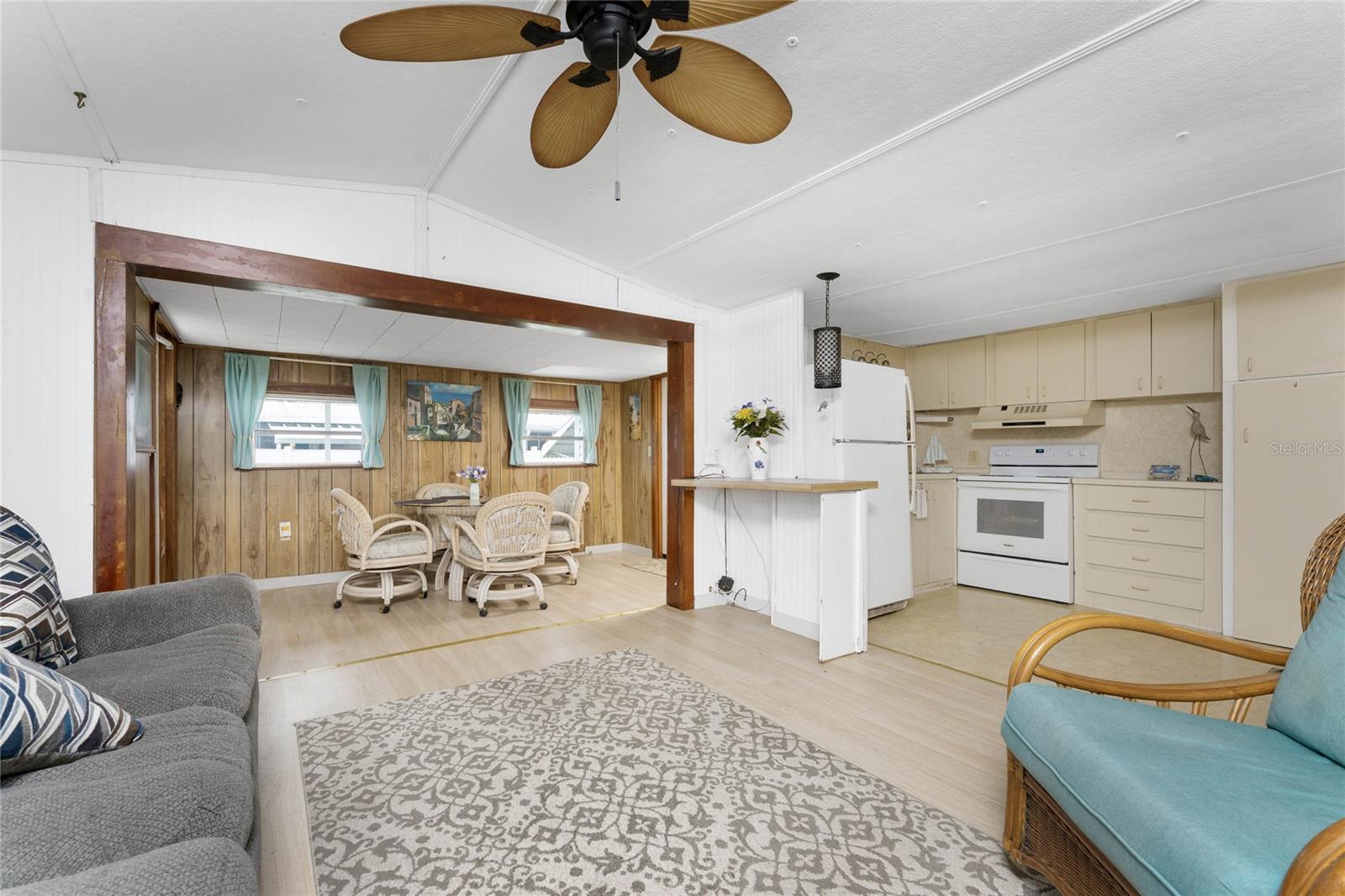 Image 6 of 43 For 315 Calle Liana