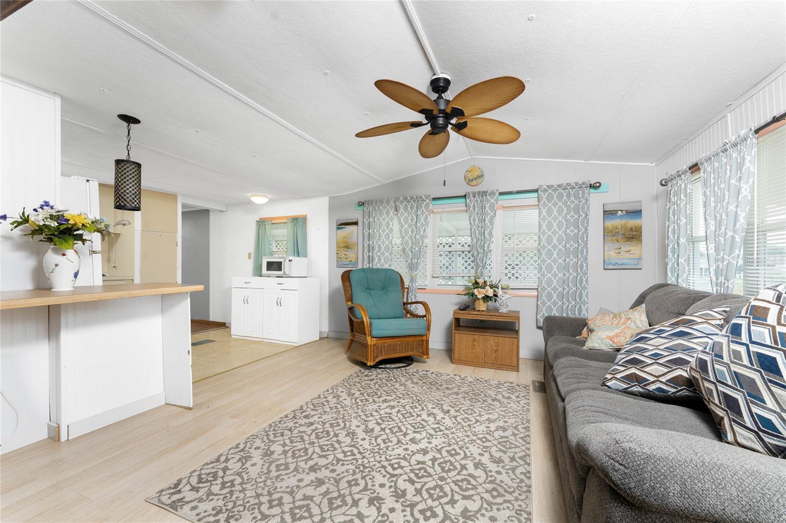 Image 7 of 43 For 315 Calle Liana