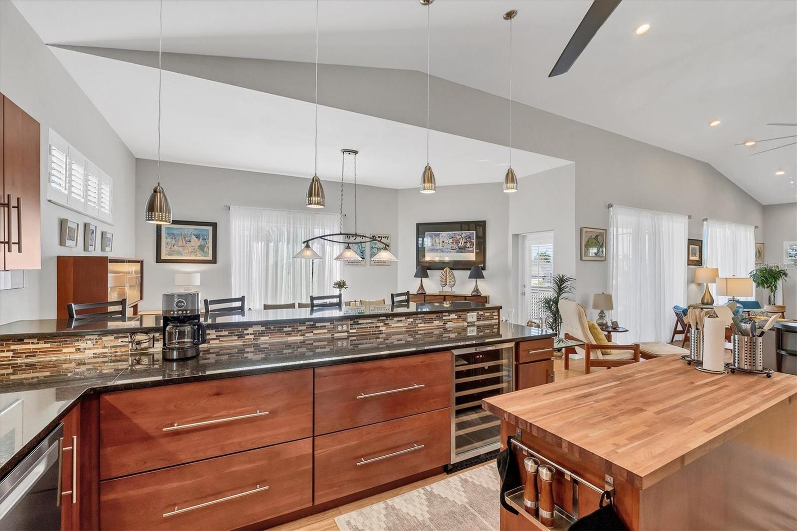 Image 19 of 64 For 15634 Margo Circle