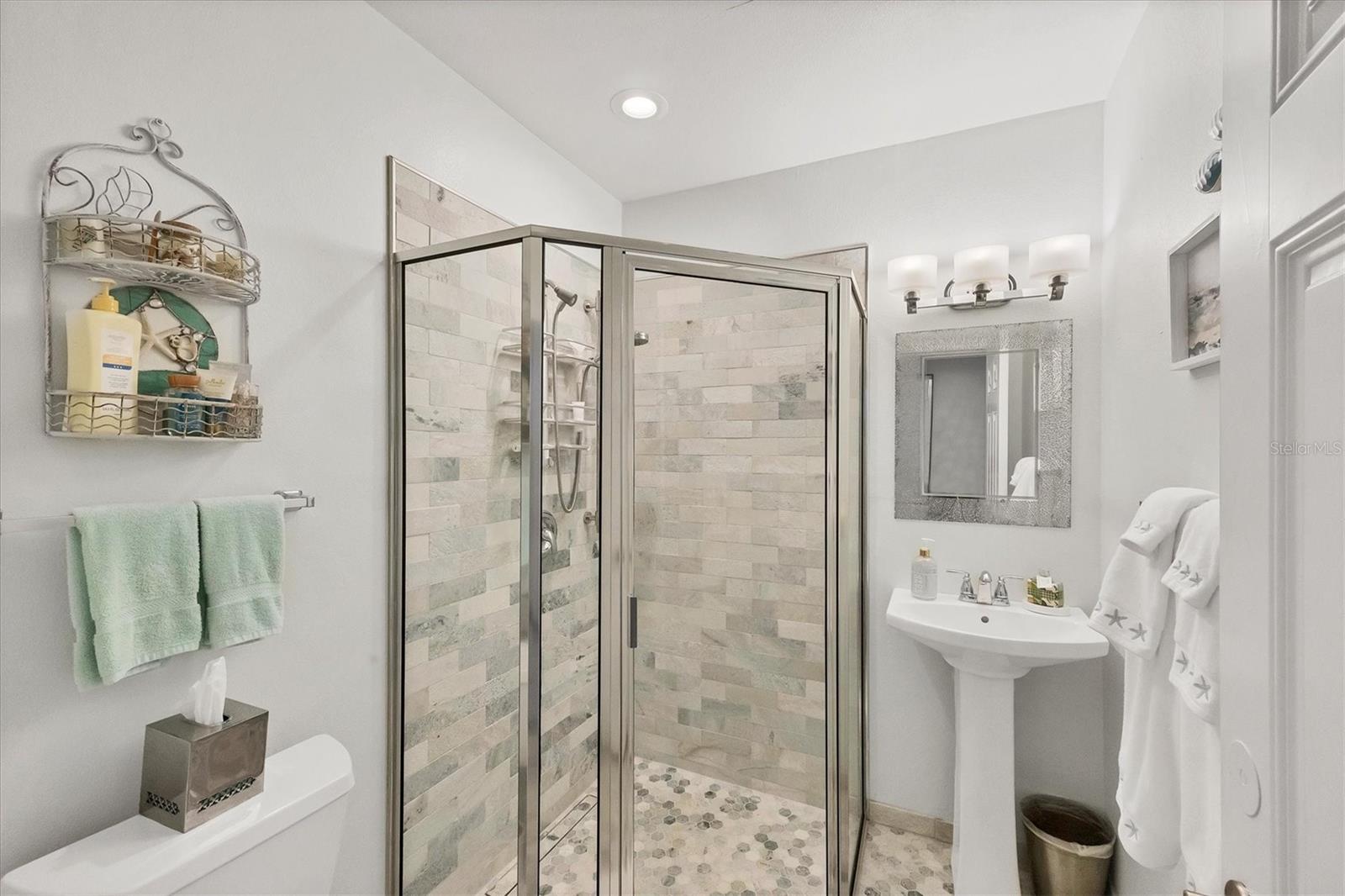 Image 39 of 64 For 15634 Margo Circle