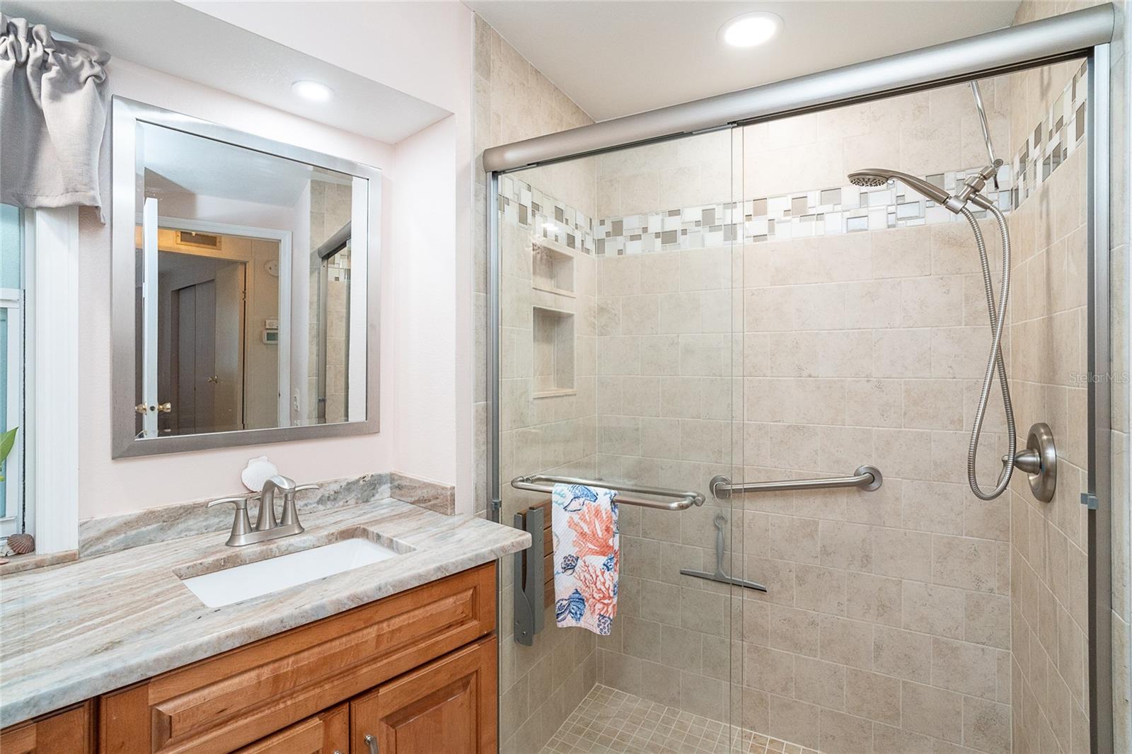 Image 20 of 40 For 14 Granada Plaza