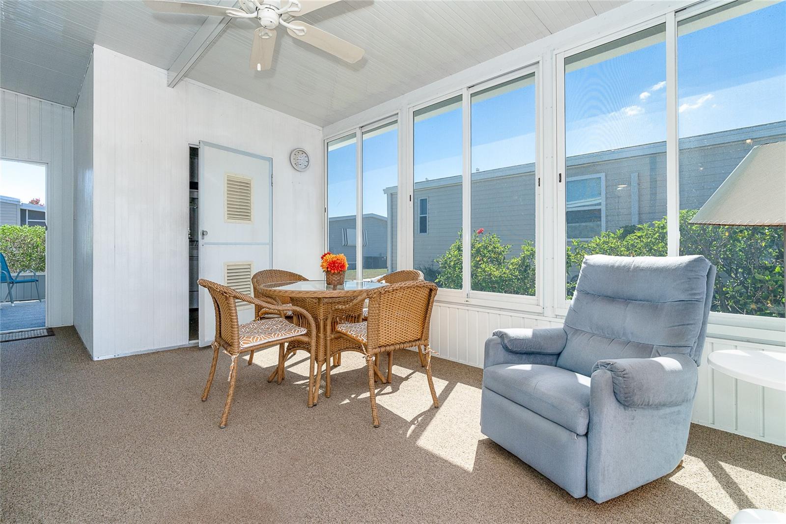 Image 22 of 40 For 14 Granada Plaza