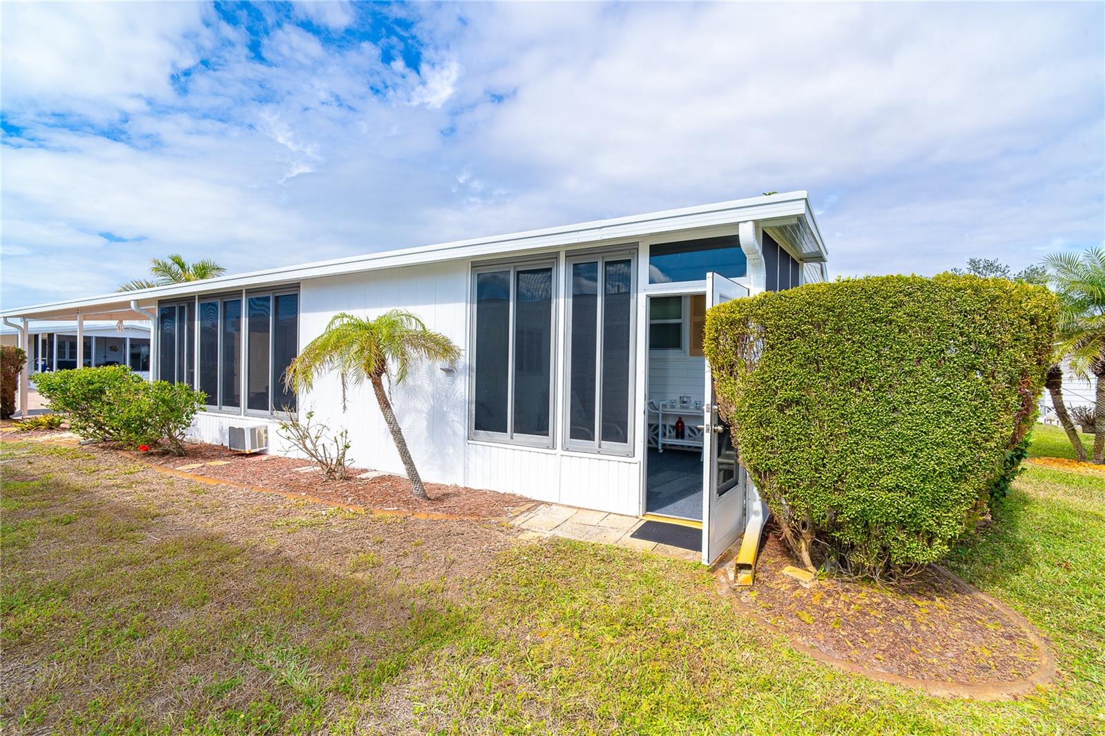 Image 26 of 40 For 14 Granada Plaza