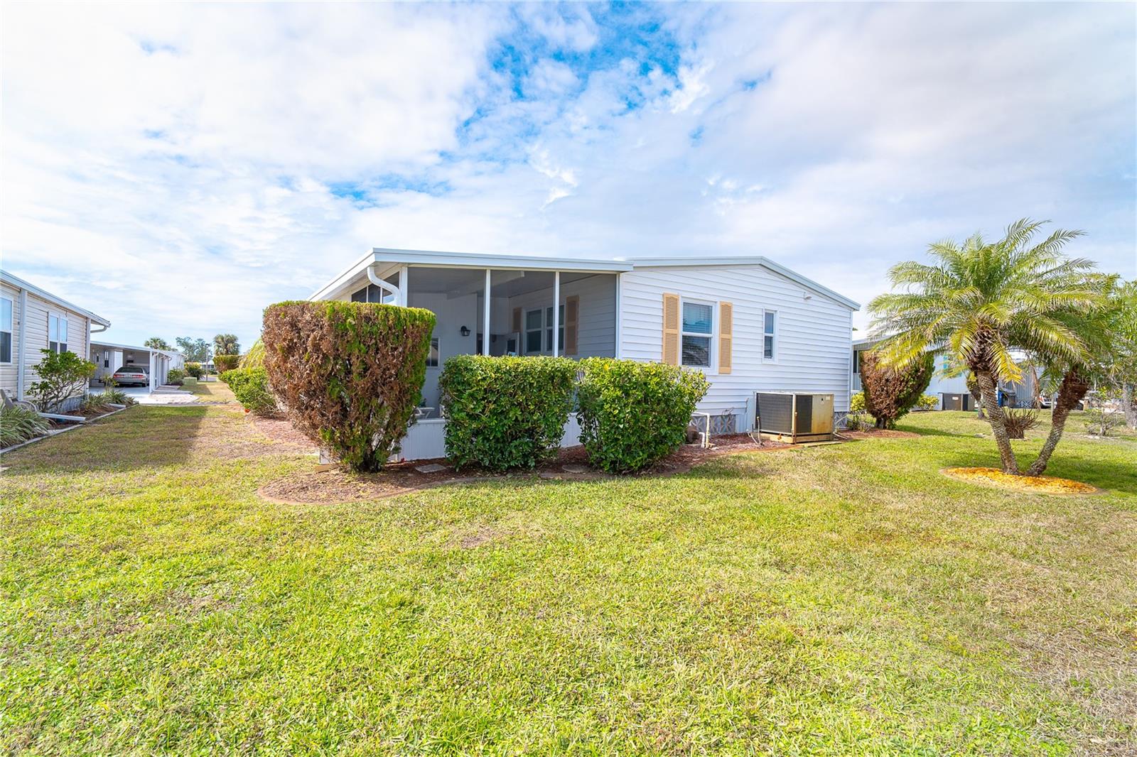 Image 27 of 40 For 14 Granada Plaza