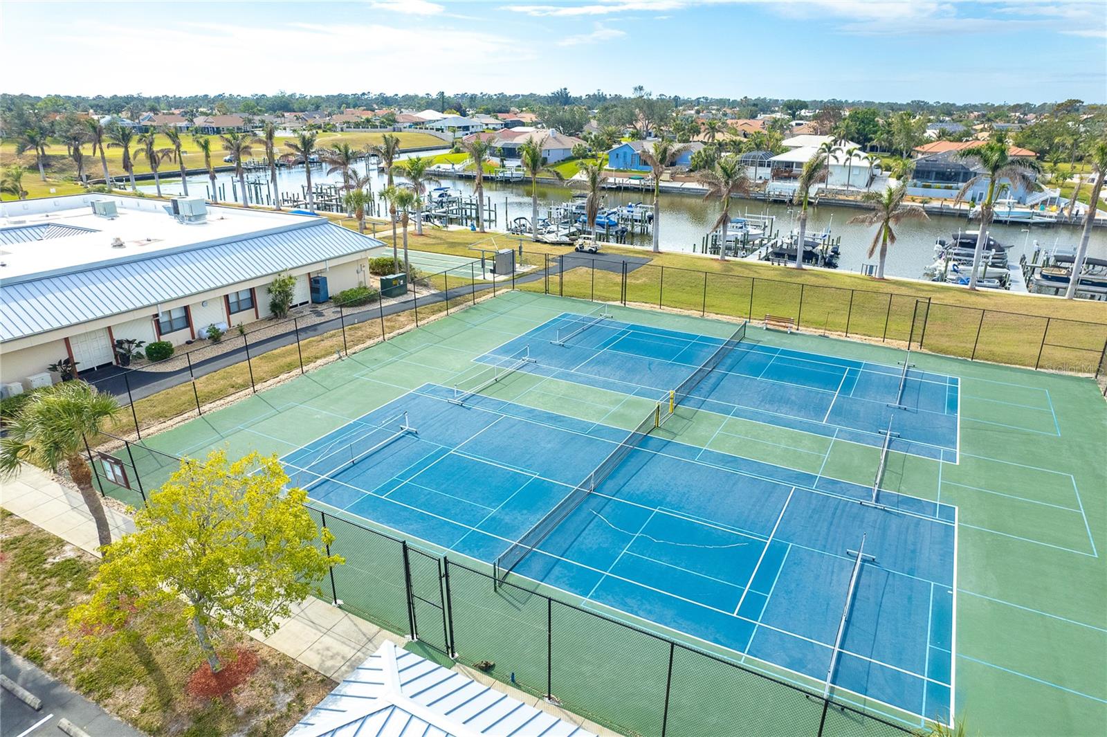 Image 31 of 40 For 14 Granada Plaza