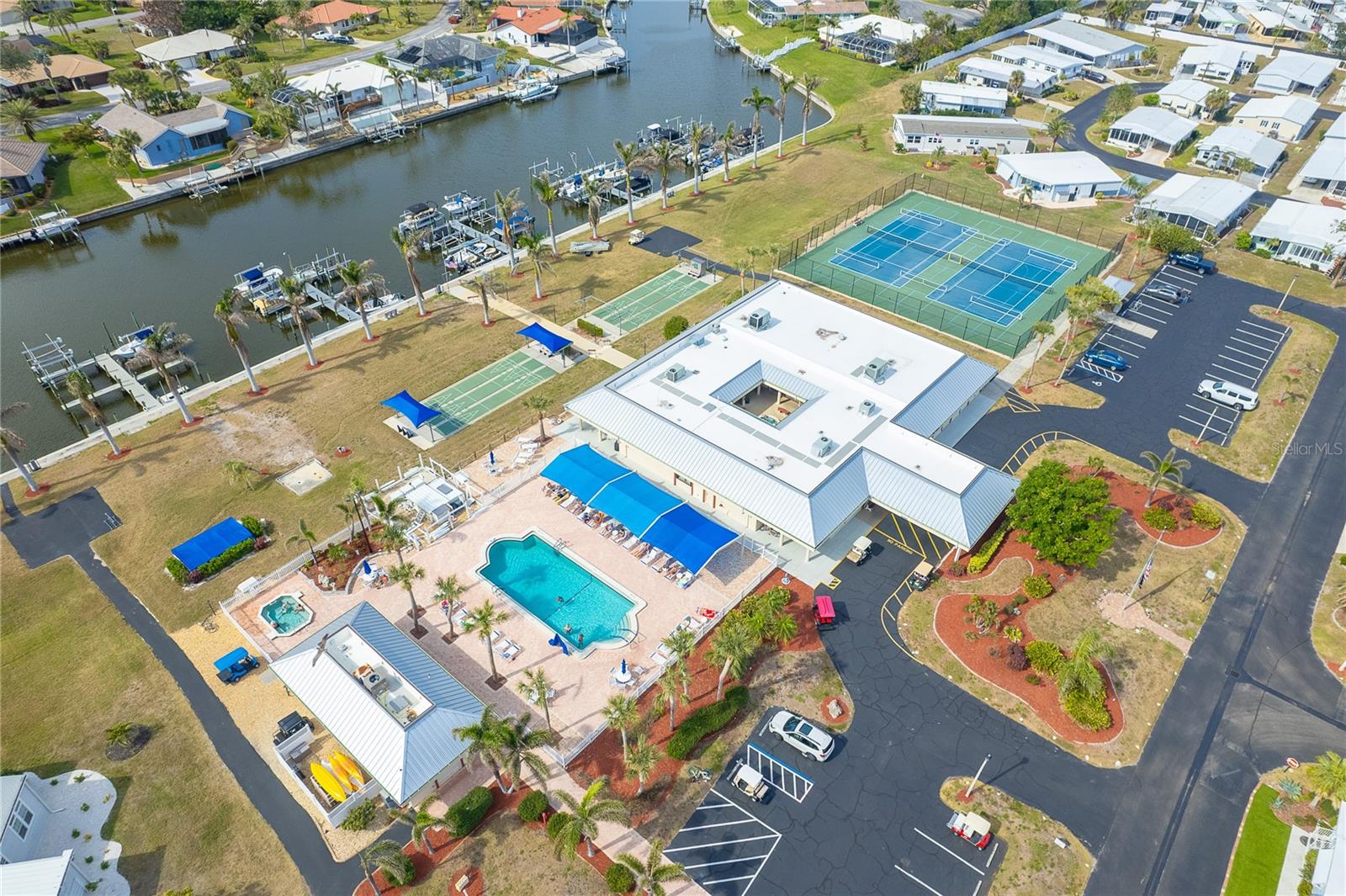 Image 33 of 40 For 14 Granada Plaza