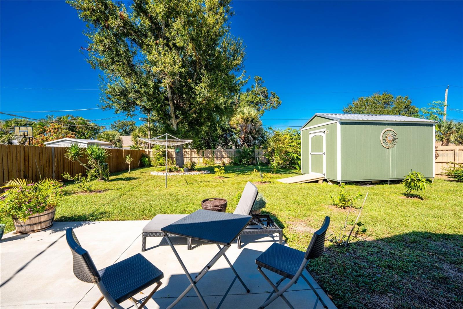 Image 23 of 47 For 786 Carla Drive