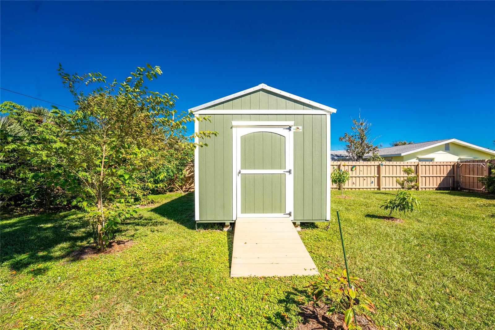 Image 31 of 47 For 786 Carla Drive