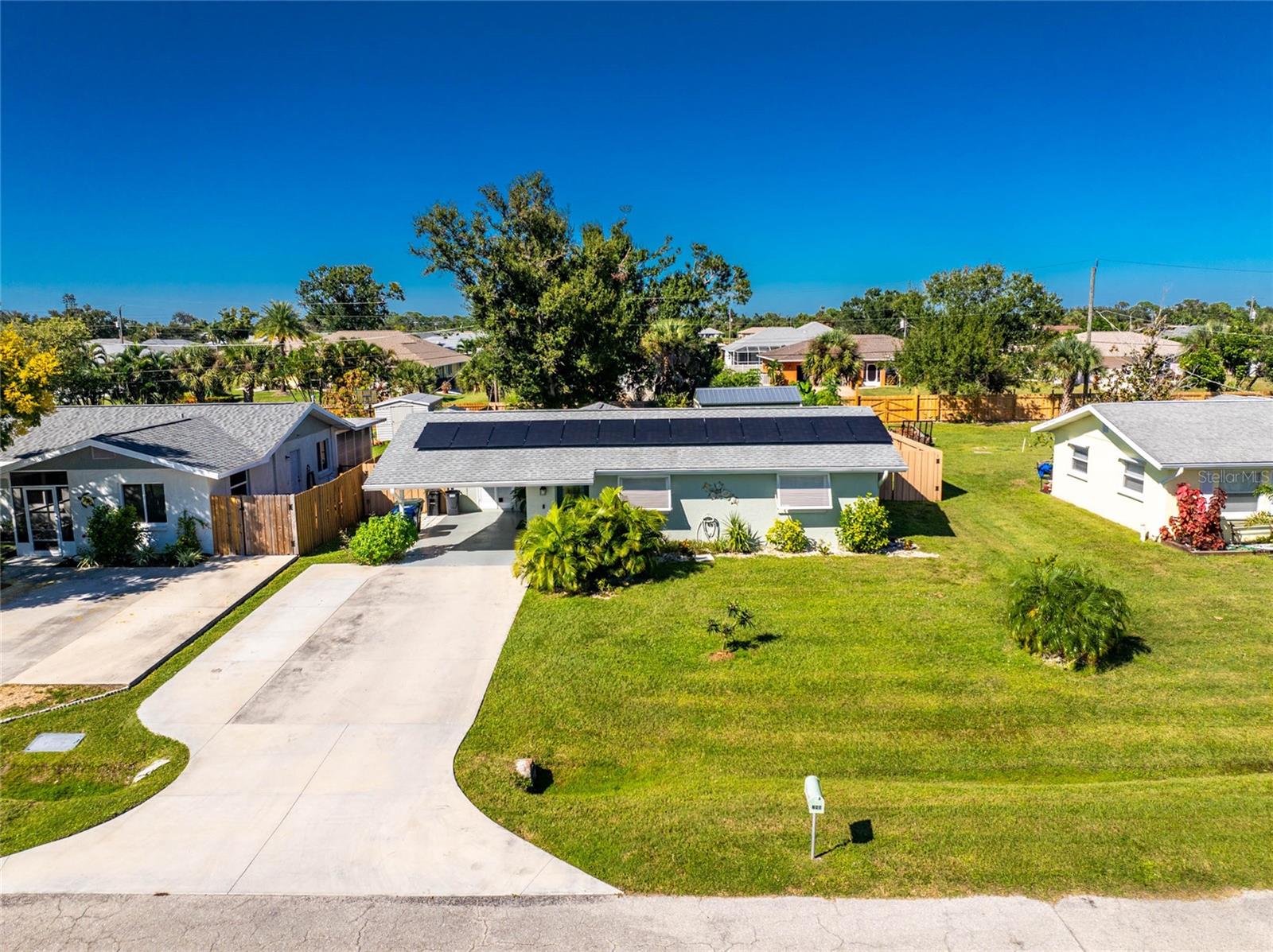 Image 34 of 47 For 786 Carla Drive