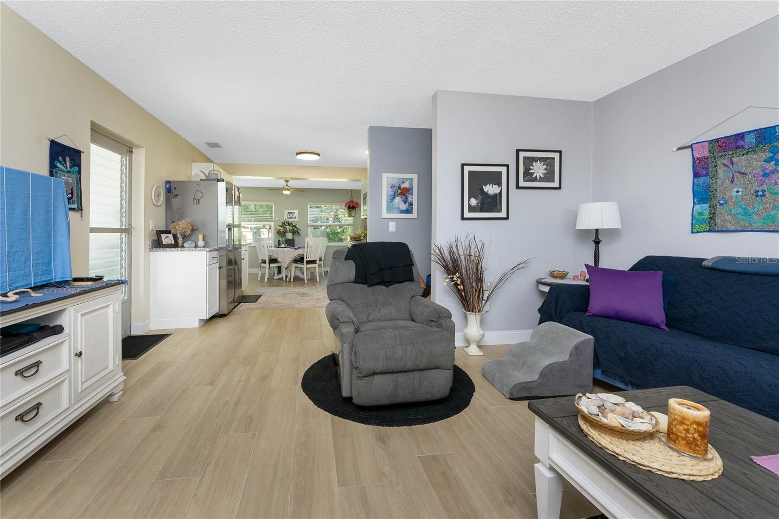 Image 4 of 47 For 786 Carla Drive