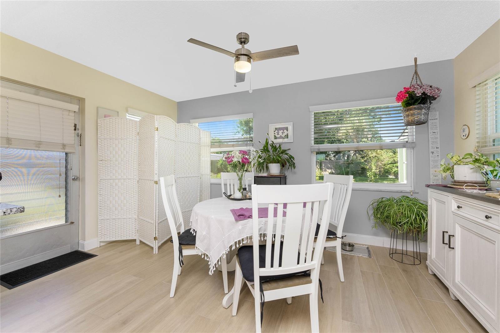 Image 6 of 47 For 786 Carla Drive