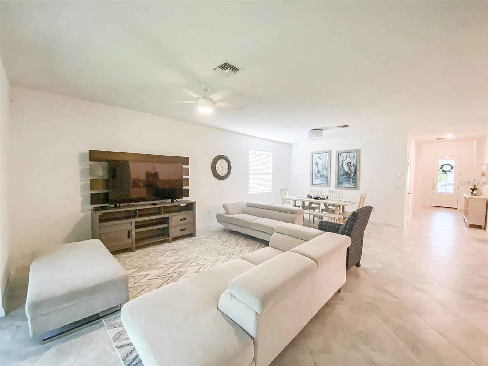 Image 18 of 43 For 15936 Honeysuckle Street