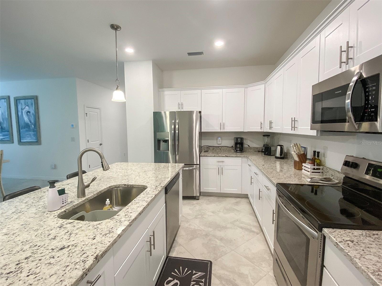 Image 22 of 43 For 15936 Honeysuckle Street