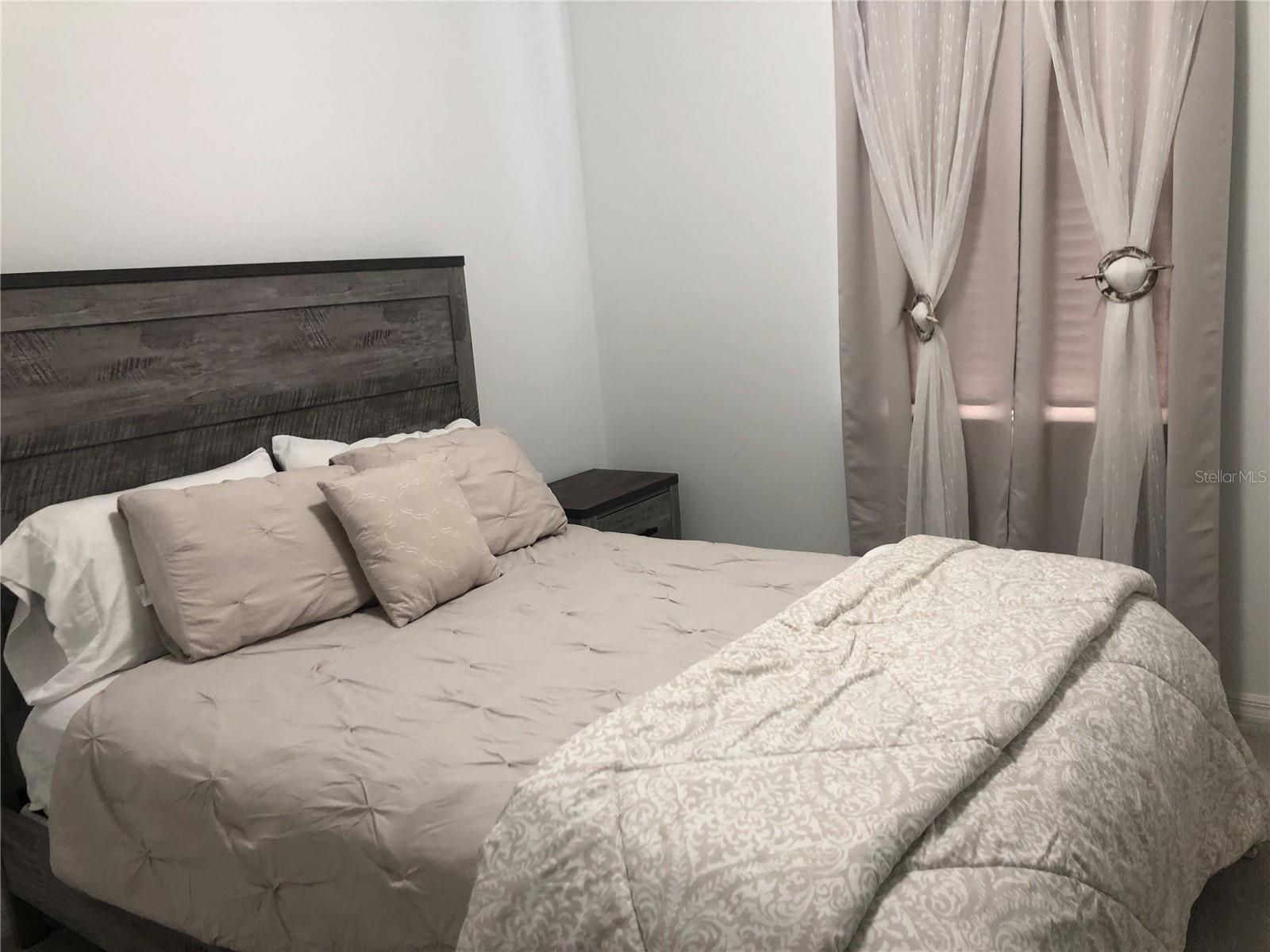 Image 36 of 43 For 15936 Honeysuckle Street