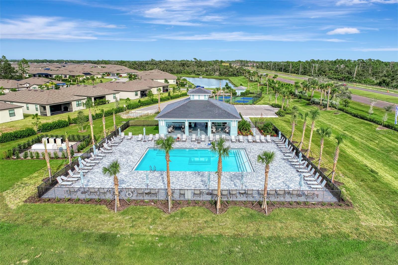 Image 41 of 43 For 15936 Honeysuckle Street