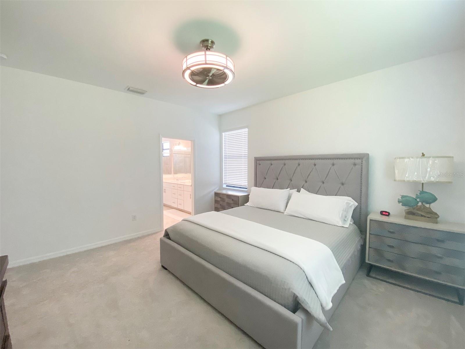 Image 7 of 43 For 15936 Honeysuckle Street