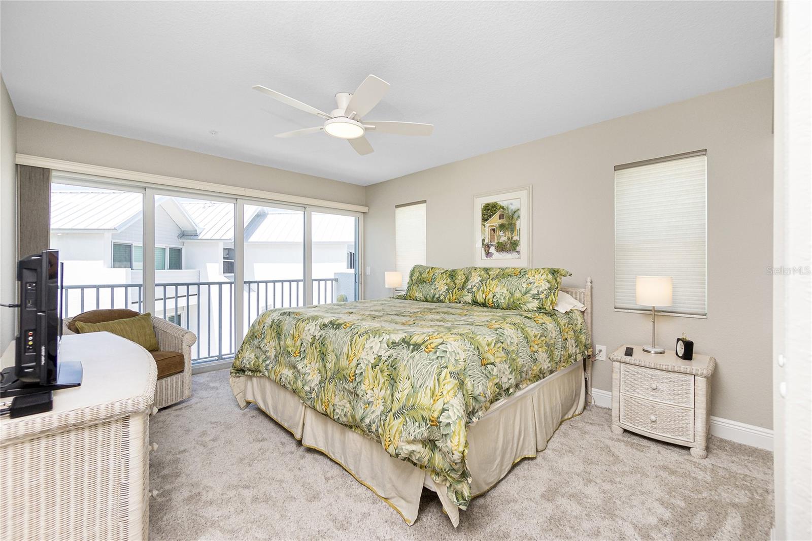 Image 20 of 49 For 2255 Beach Road 12